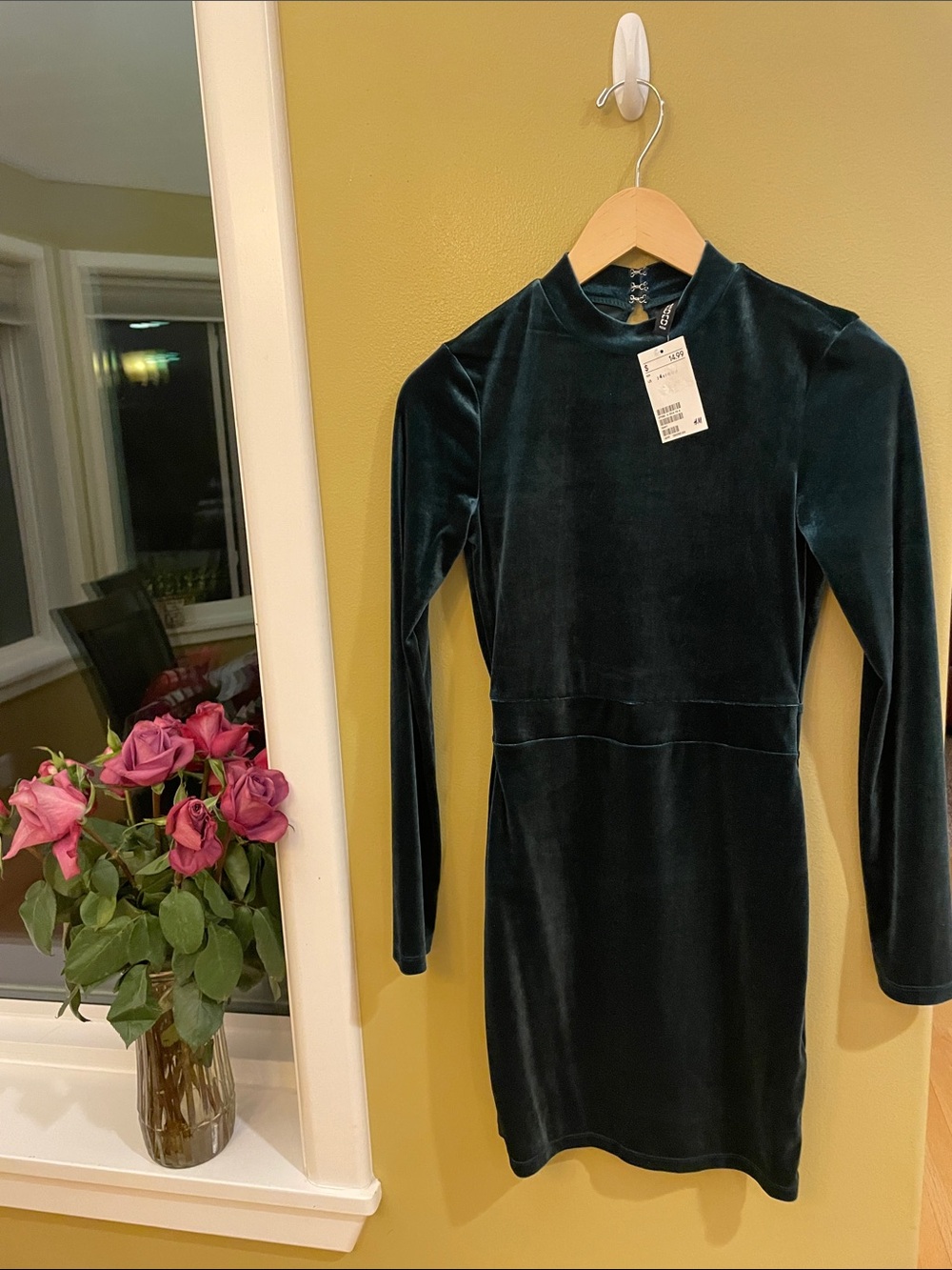 NWT H&M Divided Velvet Long-Sleeve Crewneck Dress in Dark Teal